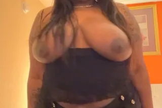 🍀🍀NEW PICS ! 🤳new pics! back i... - Image 1