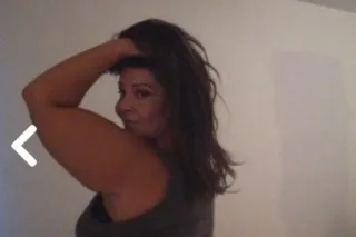 SEXY PAWG MILF!! - Image 2