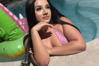 sweet face. slow temptation. certified head doctor 🤍🐇 - Image 6